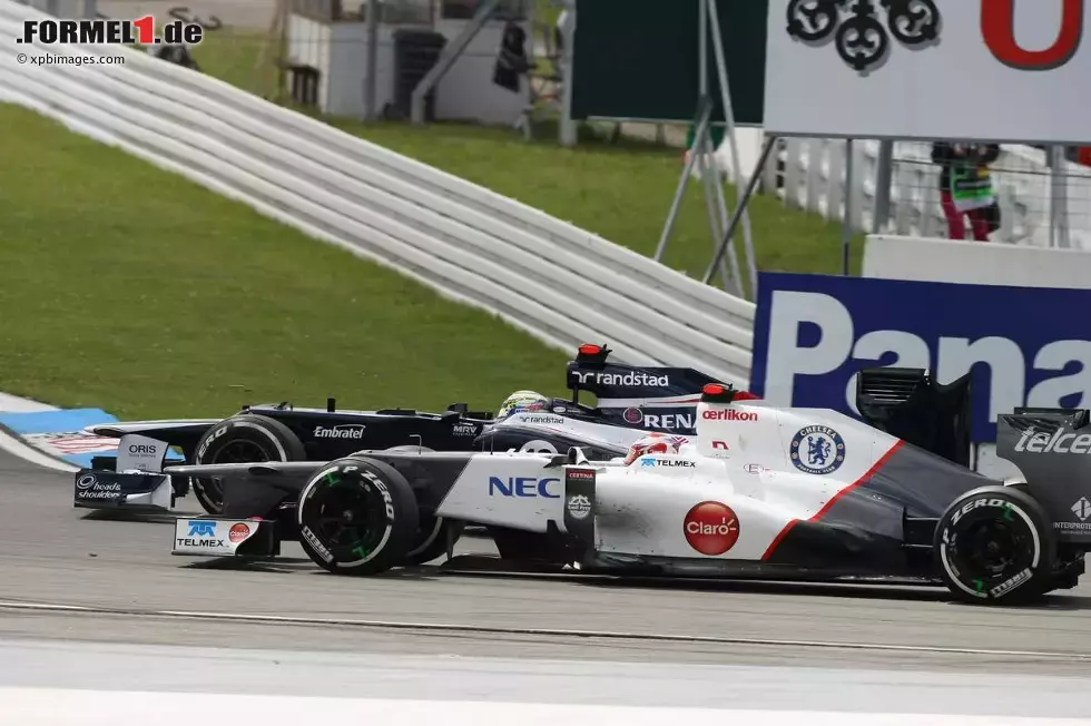 Foto zur News: Kamui Kobayashi (Sauber) und Pastor Maldonado (Williams)