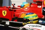 Foto zur News: Bruno Senna (Williams) und Fernando Alonso (Ferrari)