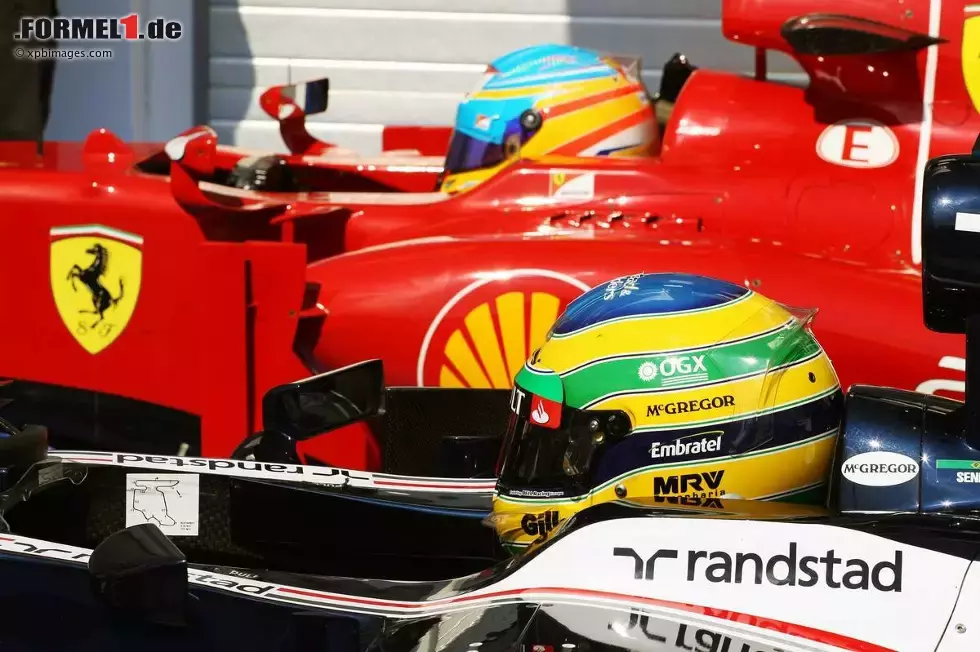 Foto zur News: Bruno Senna (Williams) und Fernando Alonso (Ferrari)