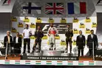 Foto zur News: Lewis Hamilton (McLaren), Romain Grosjean (Lotus) und Kimi Räikkönen (Lotus)