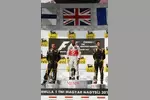 Foto zur News: Lewis Hamilton (McLaren), Romain Grosjean (Lotus) und Kimi Räikkönen (Lotus)