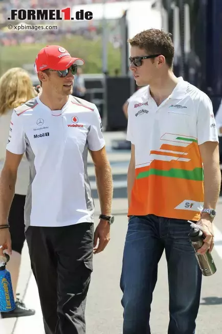 Foto zur News: Jenson Button (McLaren) und Paul di Resta (Force India)