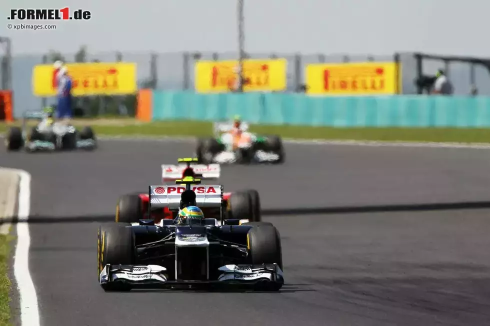 Foto zur News: Bruno Senna (Williams) und Felipe Massa (Ferrari)