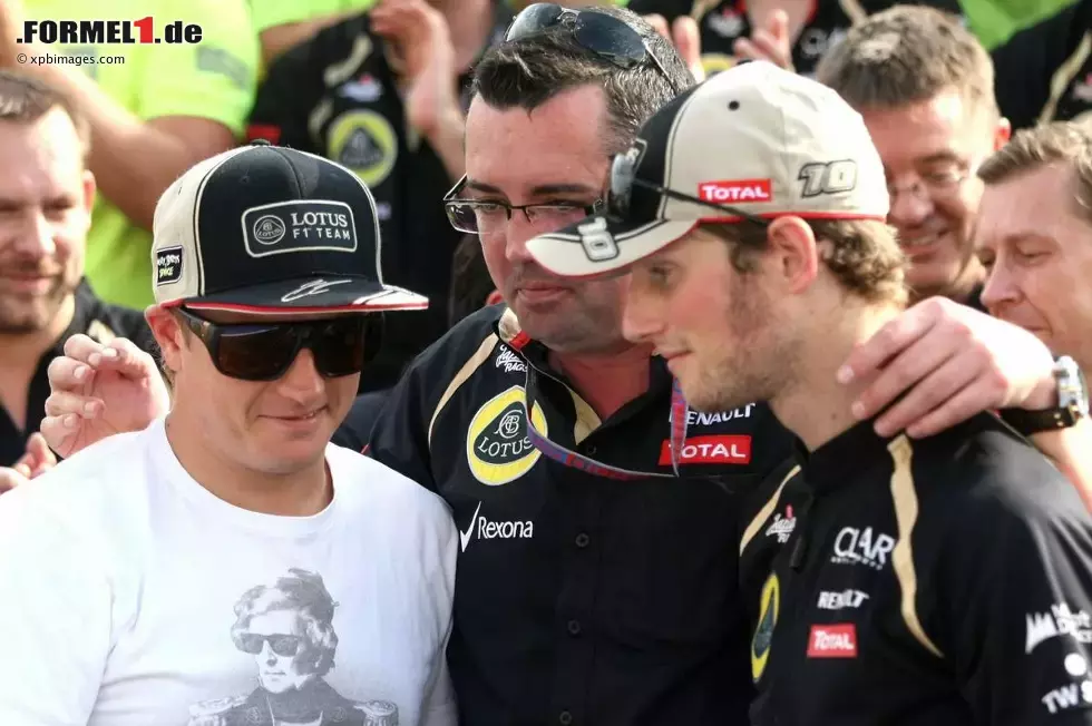 Foto zur News: Eric Boullier (Lotus-Teamchef), Kimi Räikkönen (Lotus) und Romain Grosjean (Lotus)