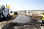 Gallerie: Komplettierung der ersten Schicht Asphalt des Circuit of The Americas in Austin (Texas/USA): Blick rückwärts aus der ersten Kurve