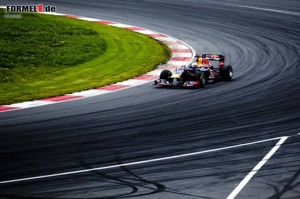 Foto zur News: Sebastien Buemi (Red Bull) fährt einen Showrun im Rudskogen Motorsenter in Rakkestad (Norwegen)