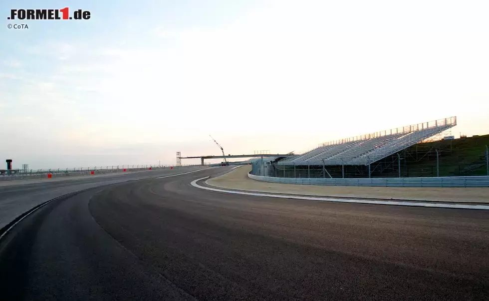 Foto zur News: Baufortschritt mit Asphaltband am Circuit of The Americas in Austin (Texas/USA)