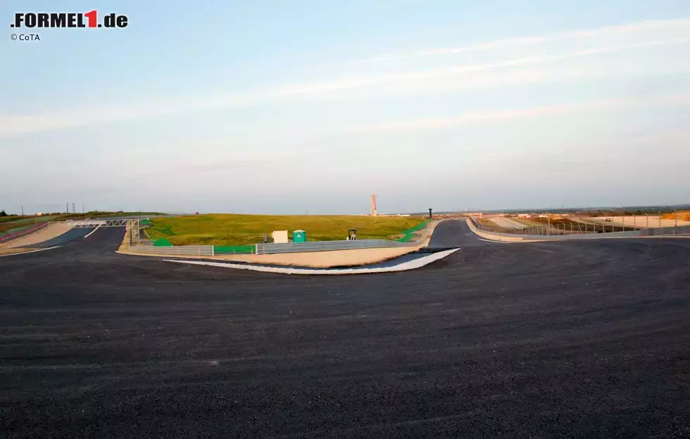 Foto zur News: Baufortschritt mit Asphaltband am Circuit of The Americas in Austin (Texas/USA)