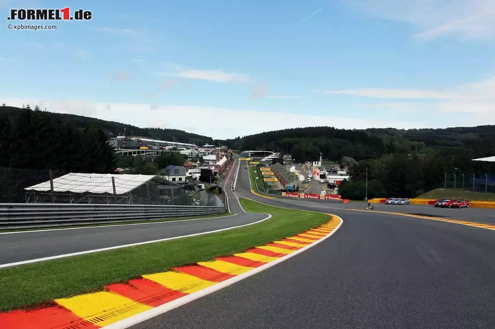 Foto zur News: Eau Rouge gegen die Fahrtrichtung fotografiert