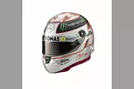 Foto zur News: 300. Grand Prix: Spezialhelm in Platin von Schuberth f?r Jubilar Michael Schumacher (Mercedes)