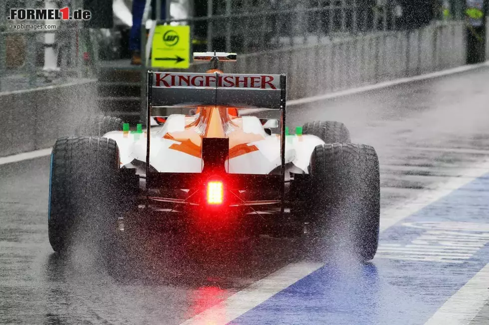 Foto zur News: Nico Hülkenberg (Force India) im Regen am Freitag.