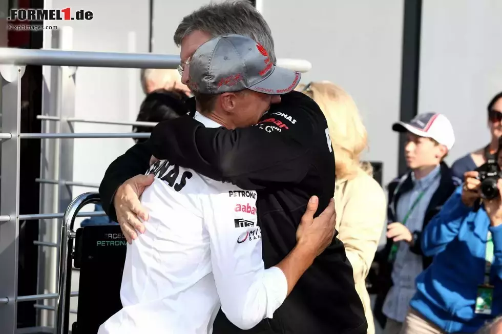 Foto zur News: Michael Schumacher (Mercedes) und Ross Brawn (Mercedes-Teamchef)