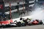 Foto zur News: Kollision am Start mit Lewis Hamilton, Romain Grosjean, Sergio Perez und Fernando Alonso