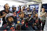 Foto zur News: Die Toro-Rosso-Crew jubelt über das tolle Ergebnis