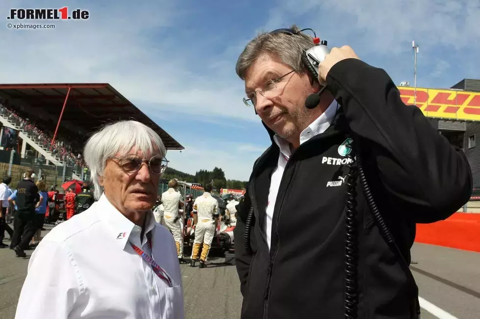 Foto zur News: Bernie Ecclestone (Formel-1-Chef) und Ross Brawn (Mercedes-Teamchef)