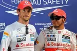 Foto zur News: Jenson Button (McLaren) und Lewis Hamilton (McLaren)