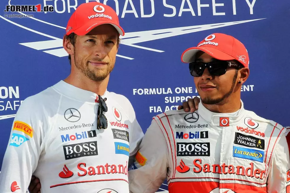 Foto zur News: Jenson Button (McLaren) und Lewis Hamilton (McLaren)