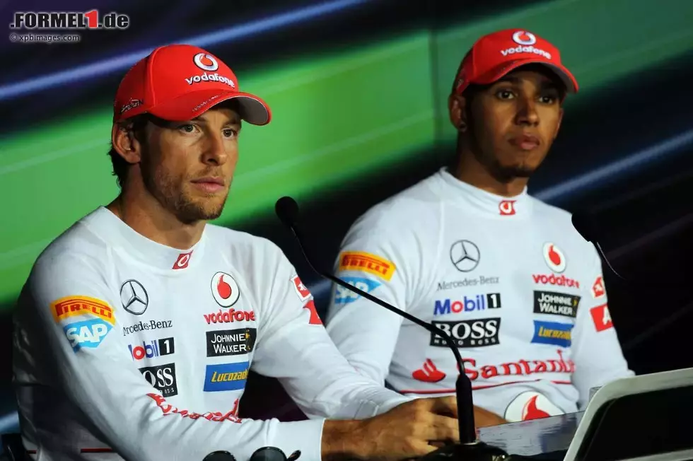 Foto zur News: Jenson Button (McLaren) und Lewis Hamilton (McLaren)