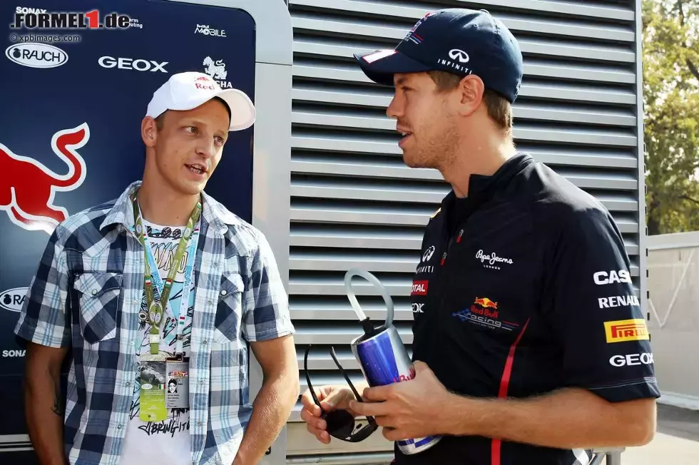 Foto zur News: Mikko Hirvonen (Citroen) und Sebastian Vettel (Red Bull)