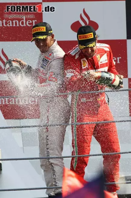 Foto zur News: Lewis Hamilton (McLaren) und Fernando Alonso (Ferrari)