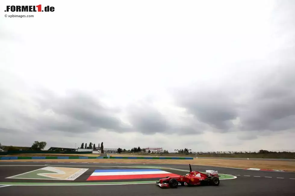 Foto zur News: Jules Bianchi dreht auf dem Kurs von Magny-Cours seine Runden