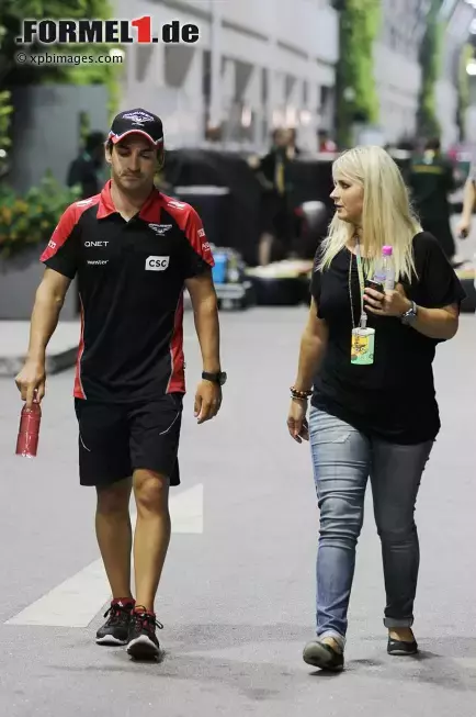 Foto zur News: Timo Glock (Marussia) mit seiner Pressesprecherin Zsuzsa Szalontai