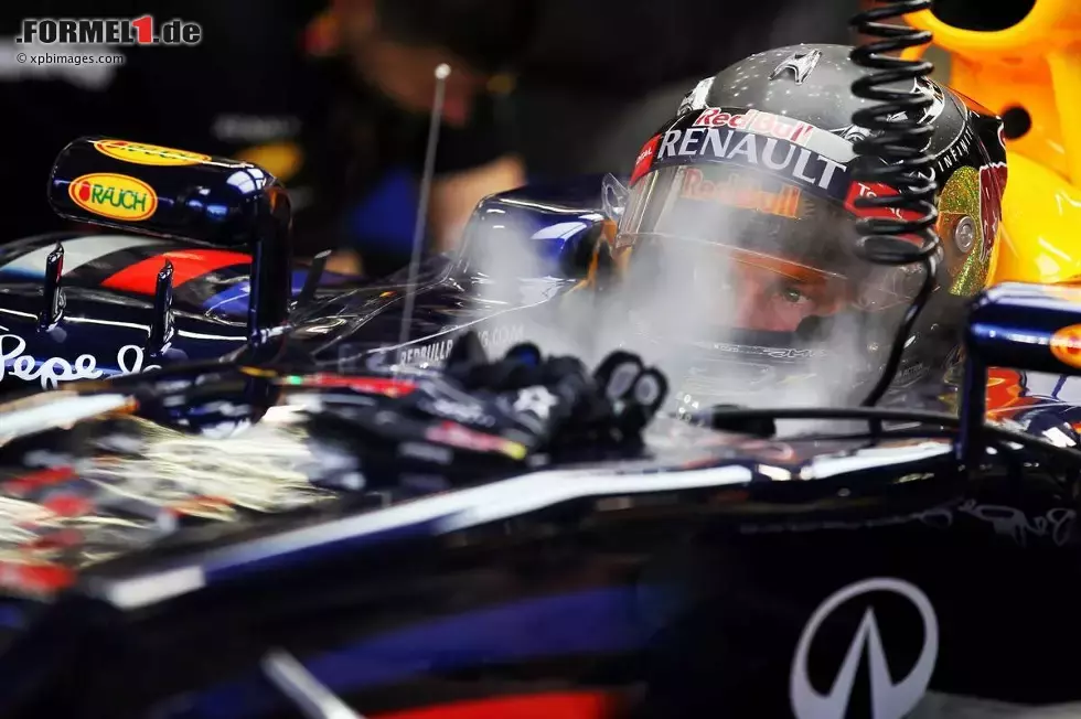 Foto zur News: Sebastian Vettel (Red Bull) am Freitag in Singapur