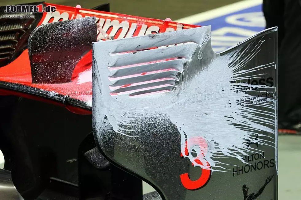 Foto zur News: Fast ein bisschen Kunst am Heckflügel von Jenson Button (McLaren)