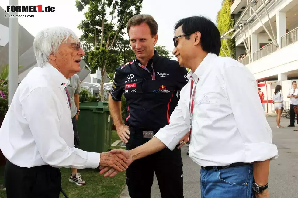 Foto zur News: Bernie Ecclestone (Formel-1-Chef) und Christian Horner (Red-Bull-Teamchef)