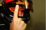 Foto zur News: Sebastian Vettel (Red Bull) jubelt mit dem Vettel-Finger