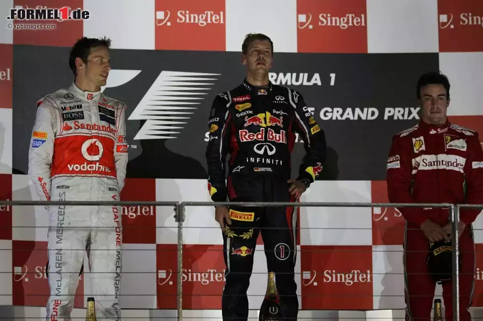 Foto zur News: Jenson Button (McLaren), Sebastian Vettel (Red Bull) und Fernando Alonso (Ferrari)