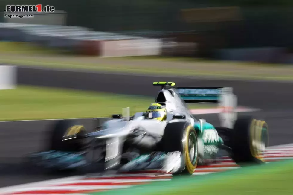 Foto zur News: Nico Rosberg (Mercedes) am Freitag in Suzuka