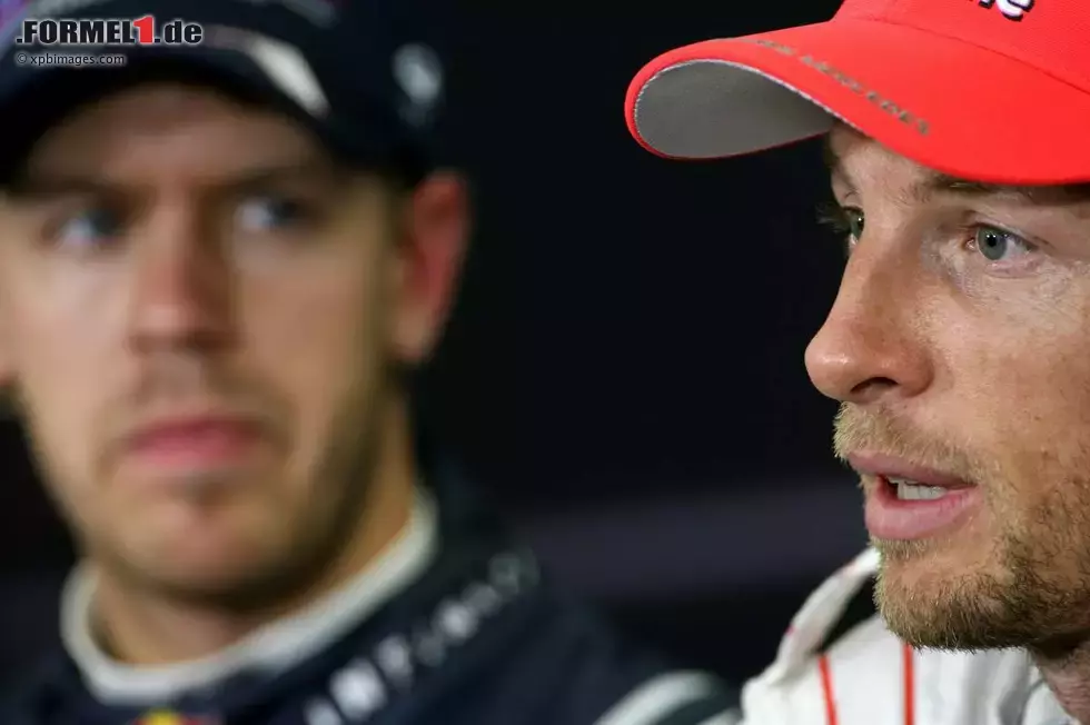 Foto zur News: Jenson Button (McLaren) und Sebastian Vettel (Red Bull)