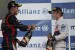 Foto zur News: Sebastian Vettel (Red Bull) und Kamui Kobayashi (Sauber)