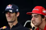 Foto zur News: Mark Webber (Red Bull) und Fernando Alonso (Ferrari)