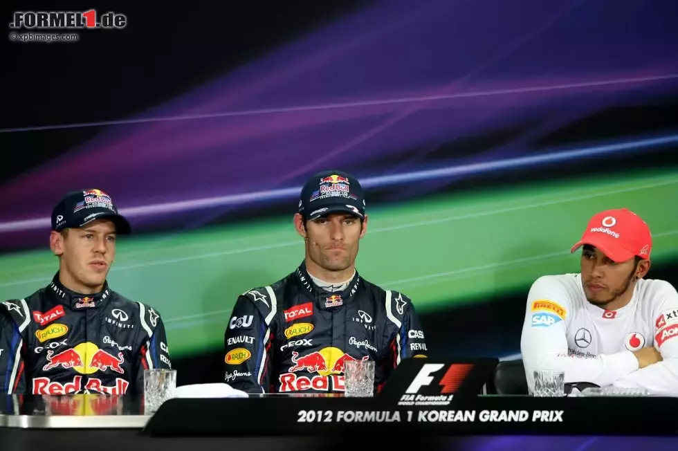 Foto zur News: Sebastian Vettel (Red Bull), Mark Webber (Red Bull) und Lewis Hamilton (McLaren)