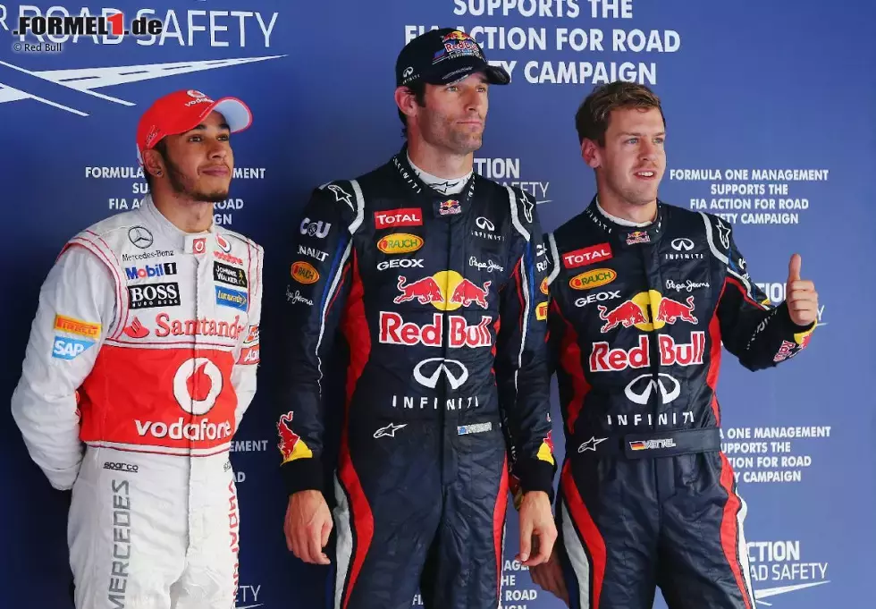 Foto zur News: Mark Webber (Red Bull), Sebastian Vettel (Red Bull) und Lewis Hamilton (McLaren)