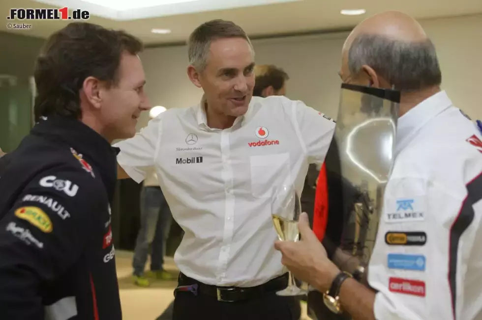 Foto zur News: Christian Horner (Red-Bull-Teamchef), Martin Whitmarsh (Teamchef, McLaren) und und Peter Sauber (Teamchef)