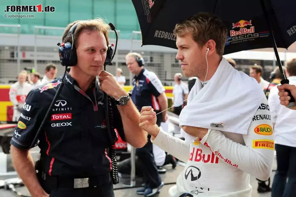 Foto zur News: Christian Horner (Red-Bull-Teamchef) und Sebastian Vettel (Red Bull)