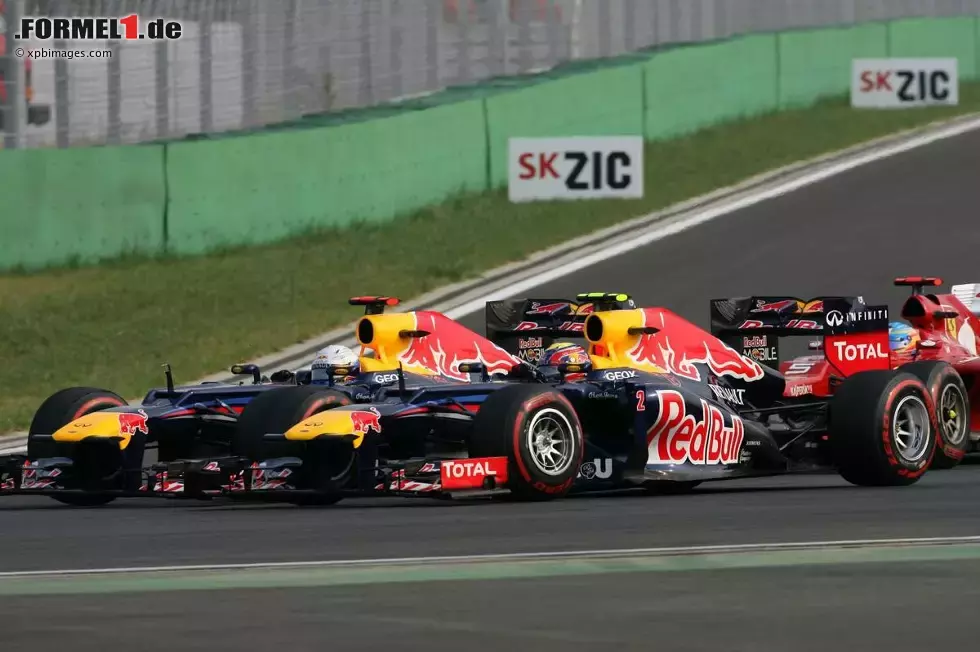 Foto zur News: Sebastian Vettel (Red Bull) und Mark Webber (Red Bull)