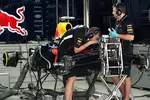 Foto zur News: Arbeiten am Wagen von Sebastian Vettel (Red Bull)