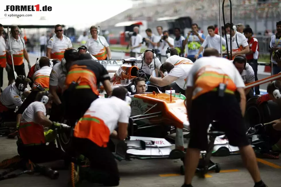 Foto zur News: Boxenstopp-Übung bei Force India