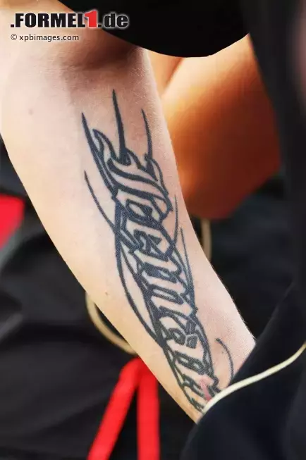 Foto zur News: Tattoo von Kimi Räikkönen (Lotus)