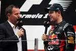 Foto zur News: Martin Brundle befragt Sebastian Vettel (Red Bull)