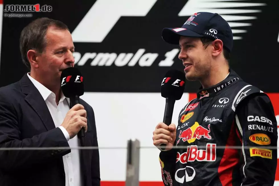 Foto zur News: Martin Brundle befragt Sebastian Vettel (Red Bull)