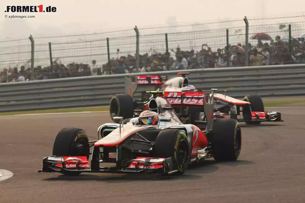 Foto zur News: Lewis Hamilton (McLaren) und Jenson Button (McLaren)