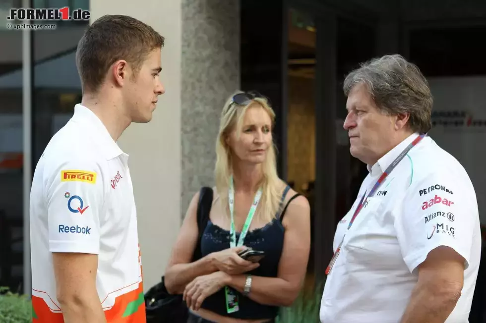 Foto zur News: Paul di Resta (Force India), Eddie Irvines Schwester Sonia und Norbert Haug (Mercedes-Motorsportchef)