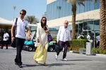 Foto zur News: Jenson Button (McLaren) mit Freundin Jessica Michibata