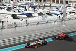 Foto zur News: Qing-Hua Ma (HRT) und Max Chilton (Marussia)