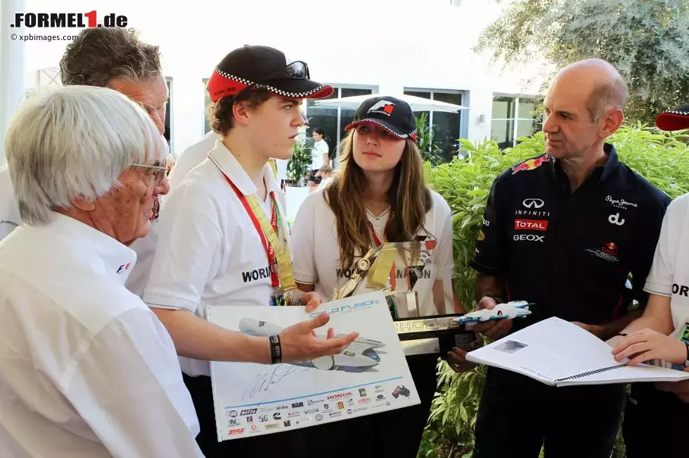 Foto zur News: Bernie Ecclestone (Formel-1-Chef) und Adrian Newey (Technischer Direktor, Red Bull)